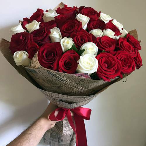 квіти та подарунки на 8 Березня в категорії 51 Троянда | «Ирпень Роза»