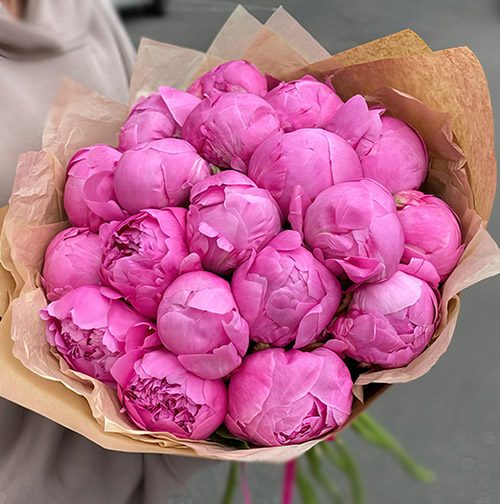 Фото товара 21 розовый пион в крафт в Ирпени