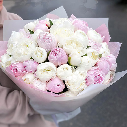 Фото товара 45 белых и розовых пионов в Ирпени